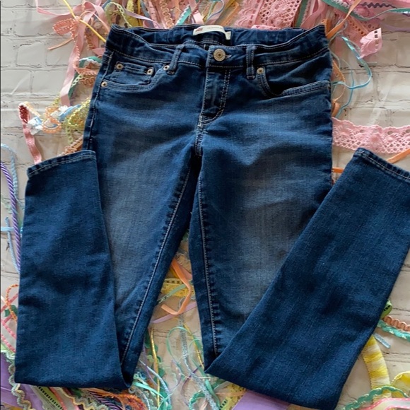 Levi’s - Picture 2 of 4